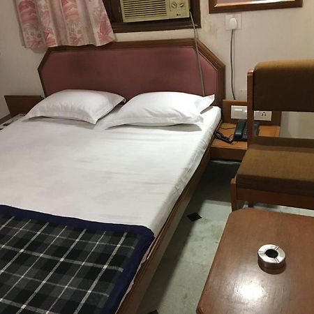 Hotel Grg Vadodara Ngoại thất bức ảnh