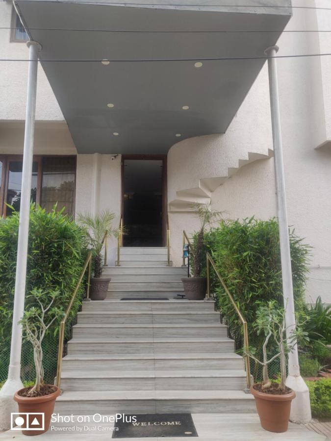 Hotel Grg Vadodara Ngoại thất bức ảnh