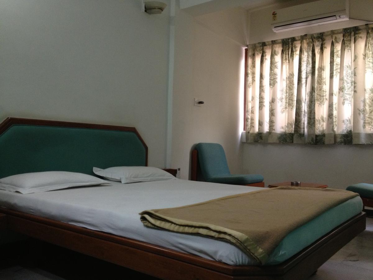 Hotel Grg Vadodara Ngoại thất bức ảnh