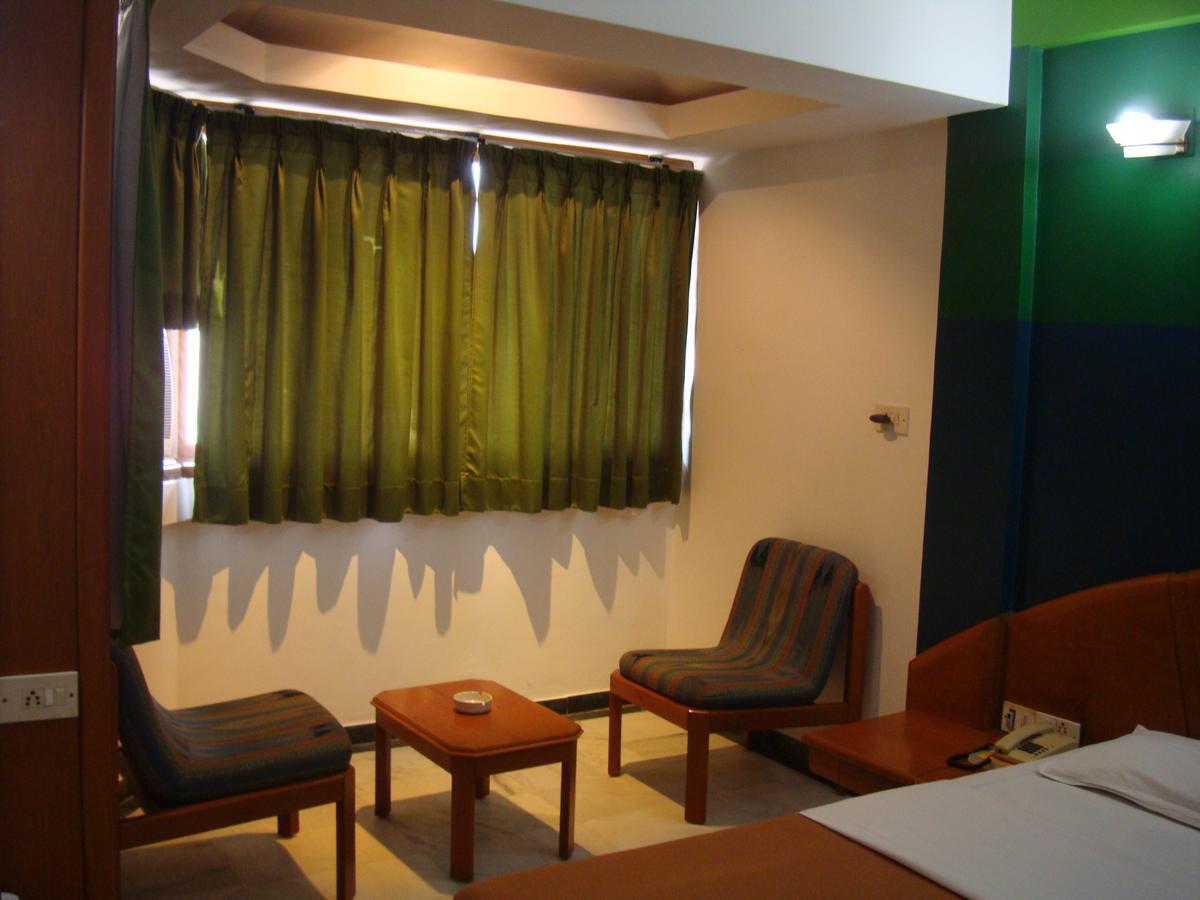 Hotel Grg Vadodara Ngoại thất bức ảnh