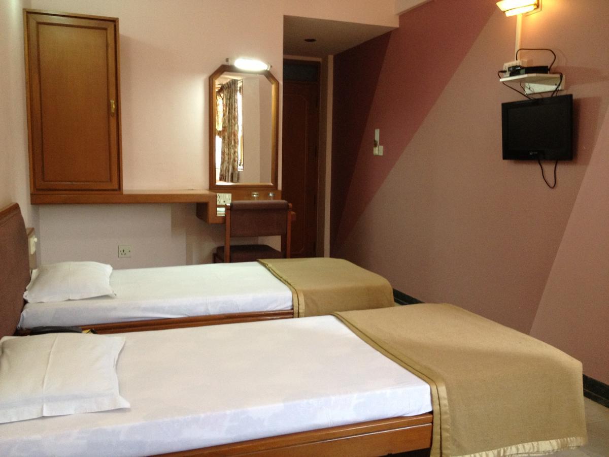 Hotel Grg Vadodara Ngoại thất bức ảnh