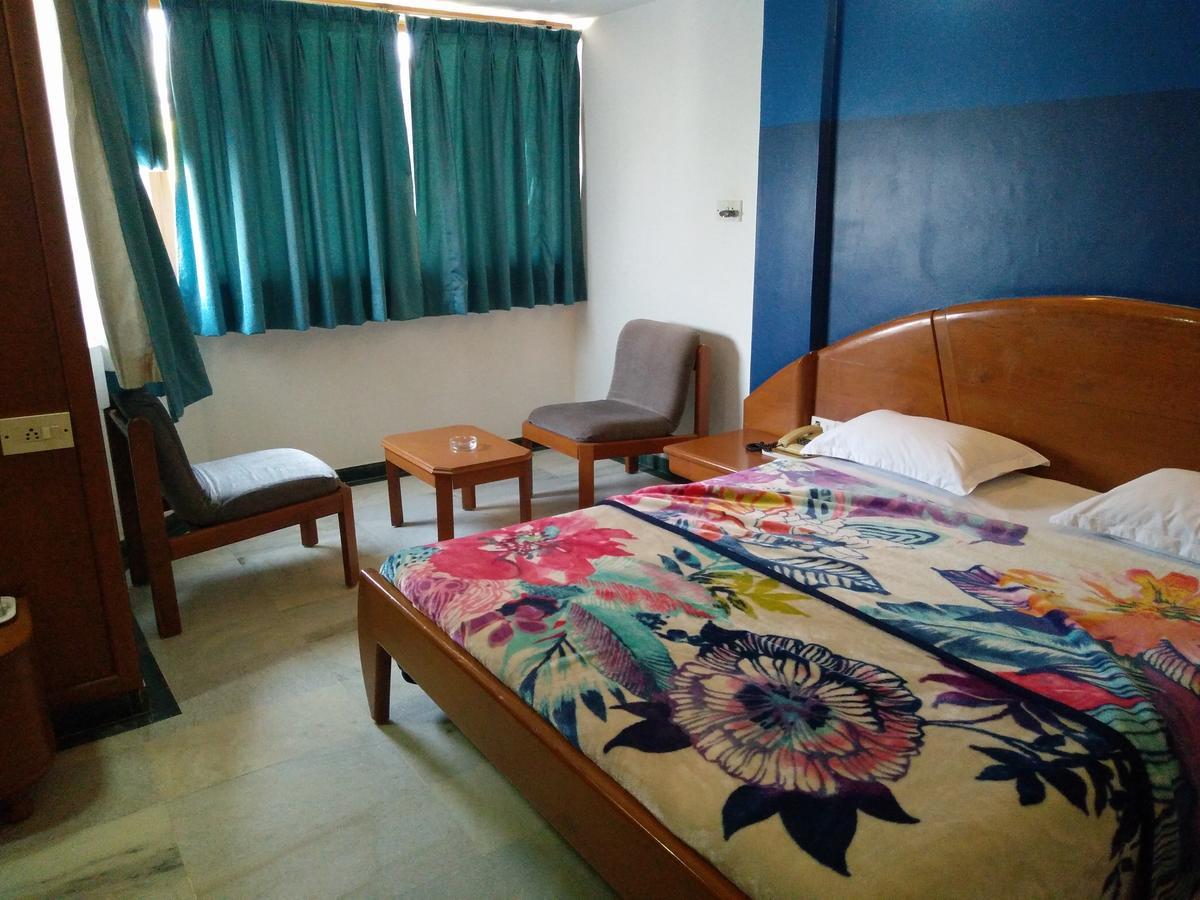 Hotel Grg Vadodara Ngoại thất bức ảnh