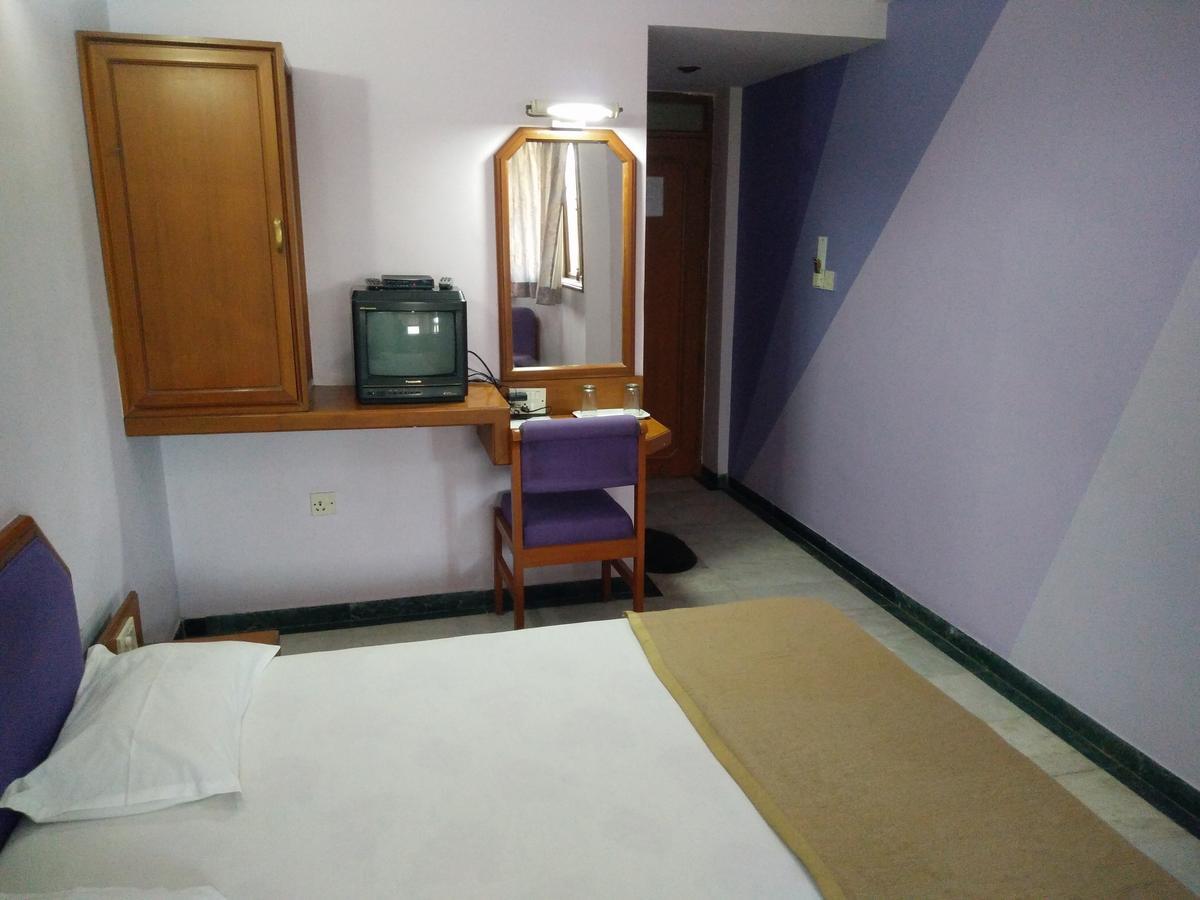 Hotel Grg Vadodara Ngoại thất bức ảnh