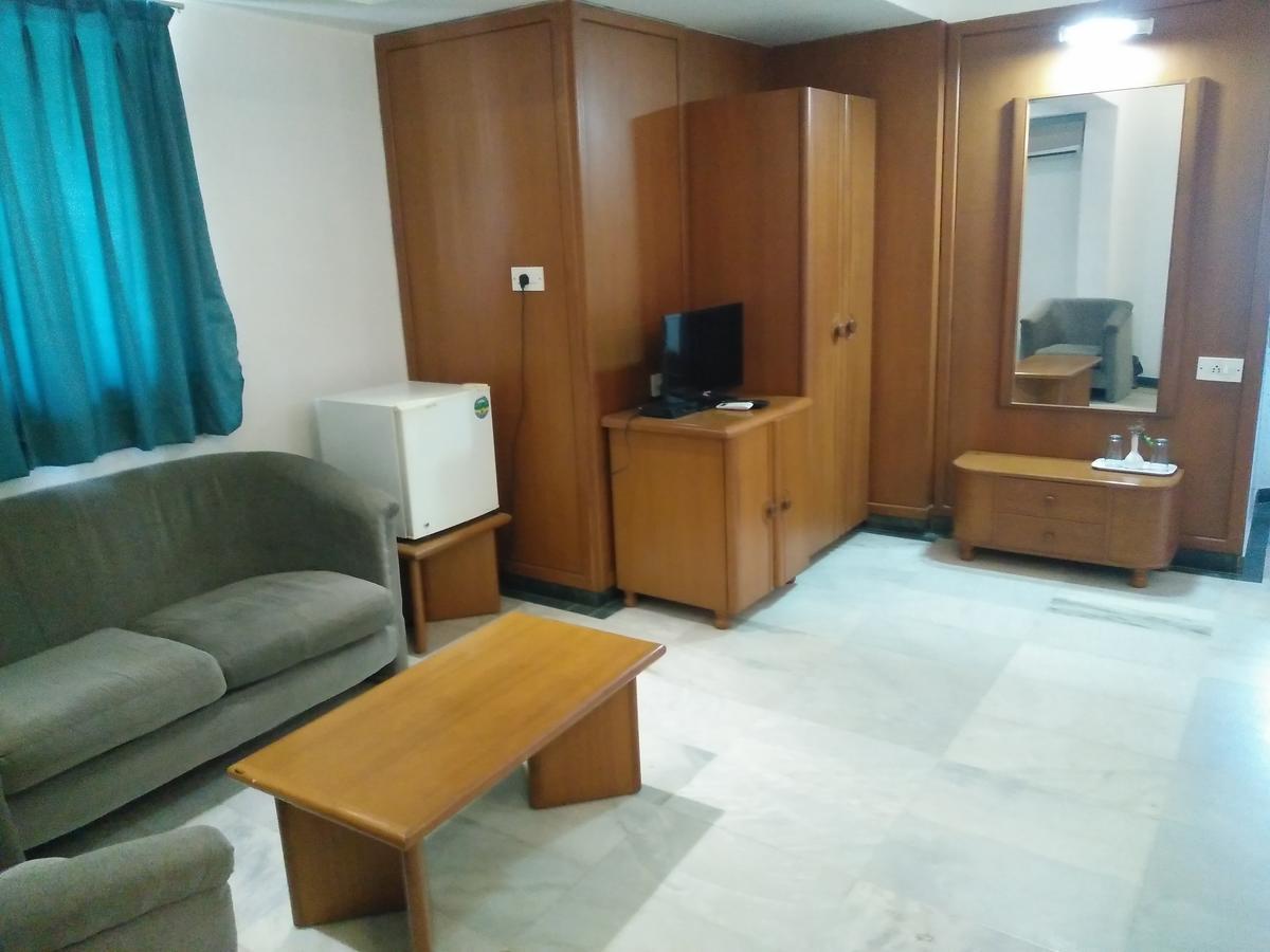 Hotel Grg Vadodara Ngoại thất bức ảnh