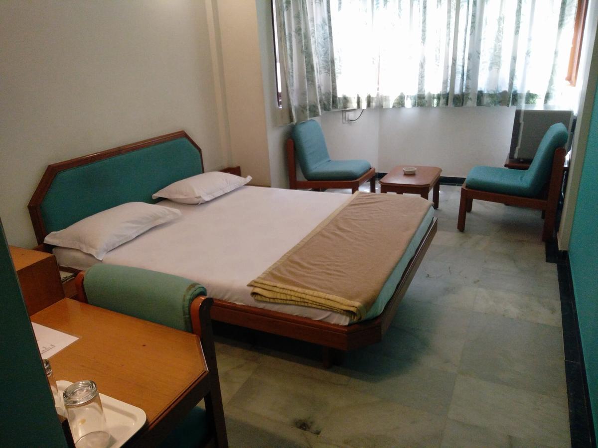 Hotel Grg Vadodara Ngoại thất bức ảnh
