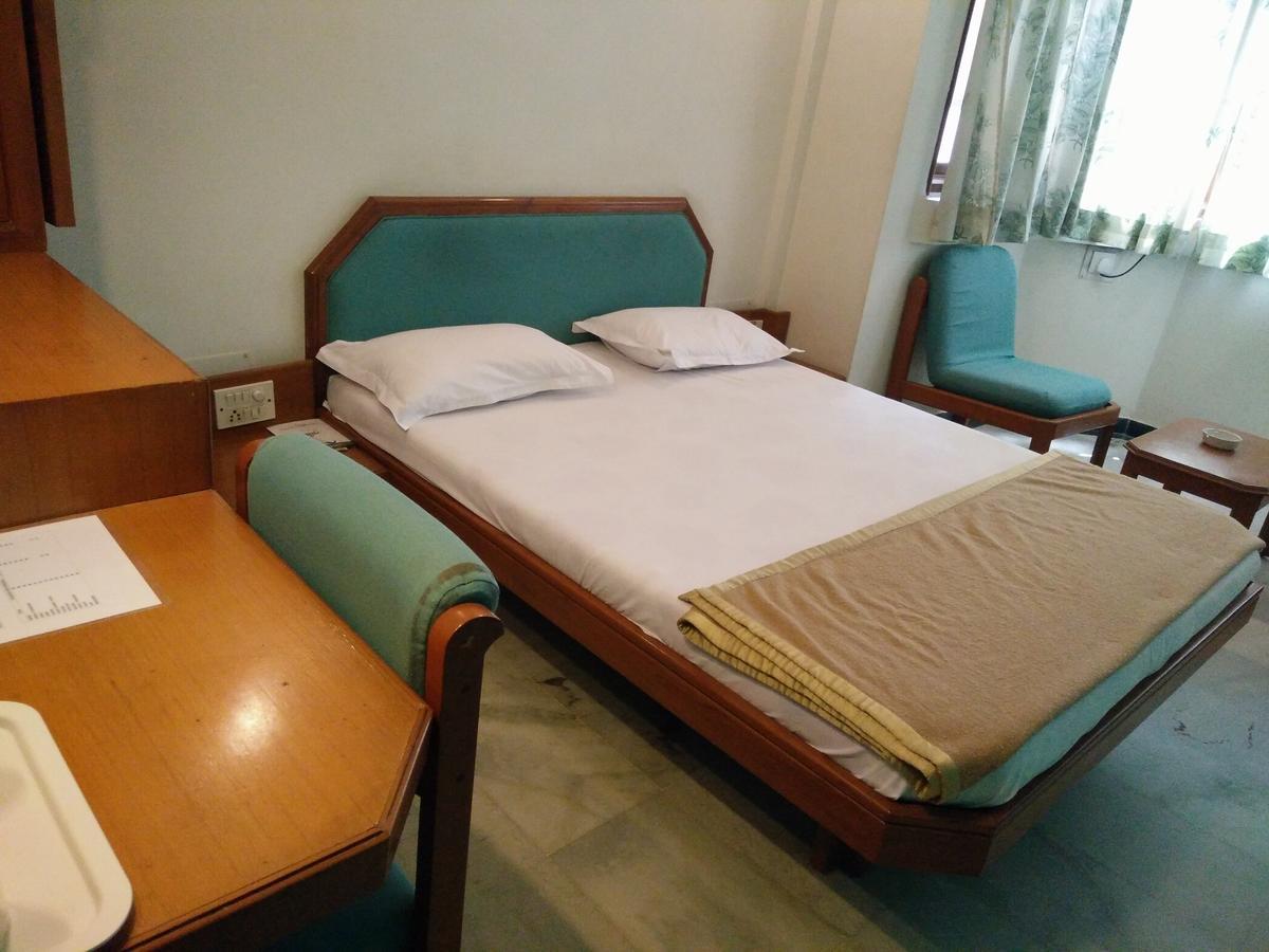 Hotel Grg Vadodara Ngoại thất bức ảnh