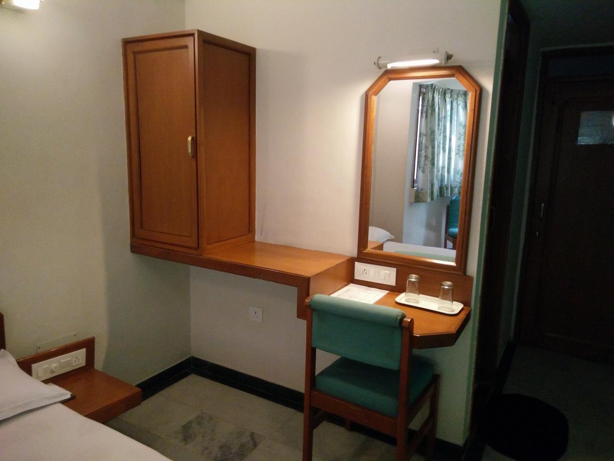 Hotel Grg Vadodara Ngoại thất bức ảnh