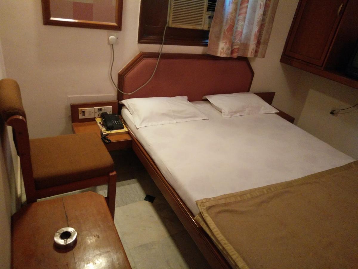 Hotel Grg Vadodara Ngoại thất bức ảnh